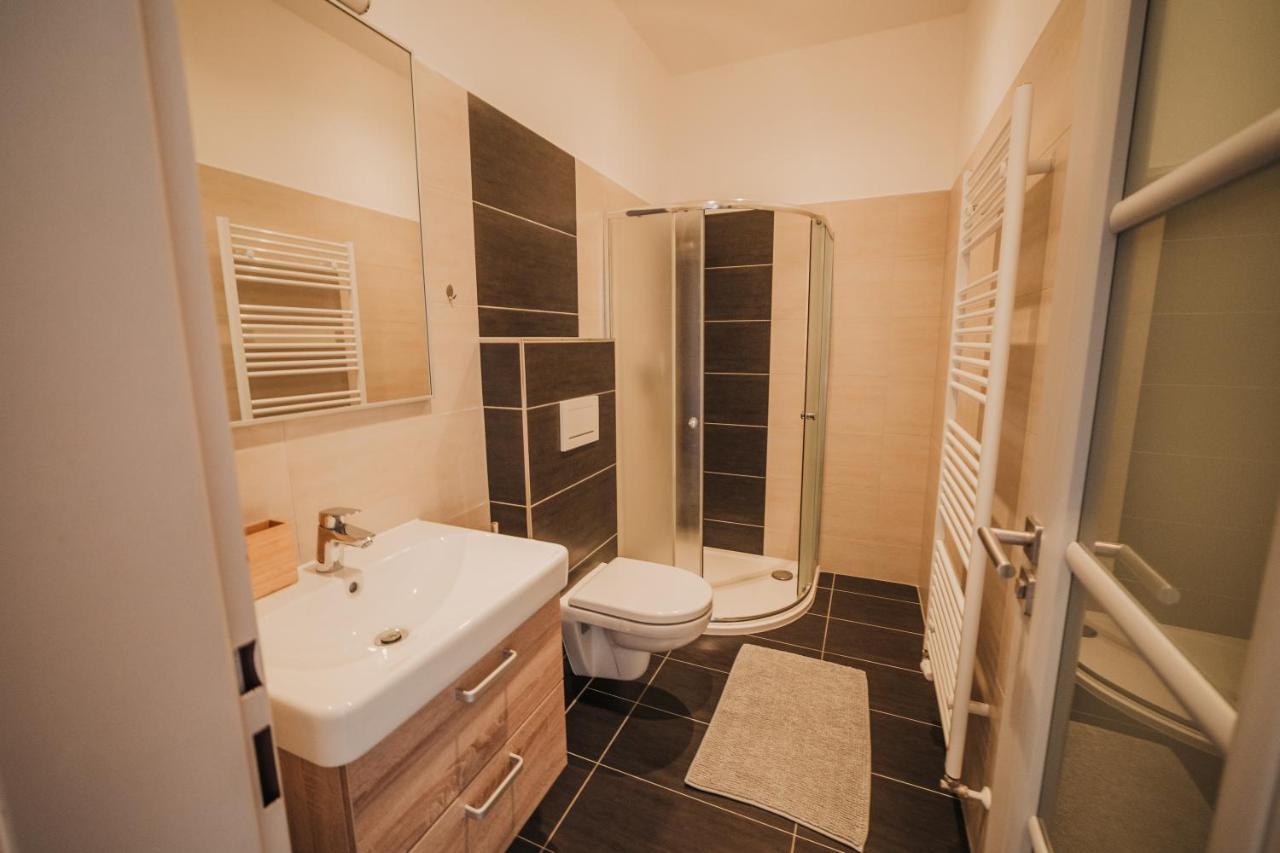 פלזן Citybeat Apartments, 400M From The Square מראה חיצוני תמונה