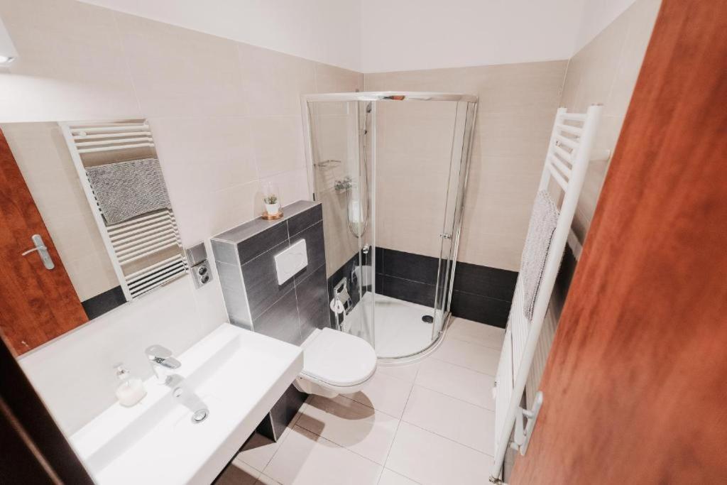 פלזן Citybeat Apartments, 400M From The Square מראה חיצוני תמונה