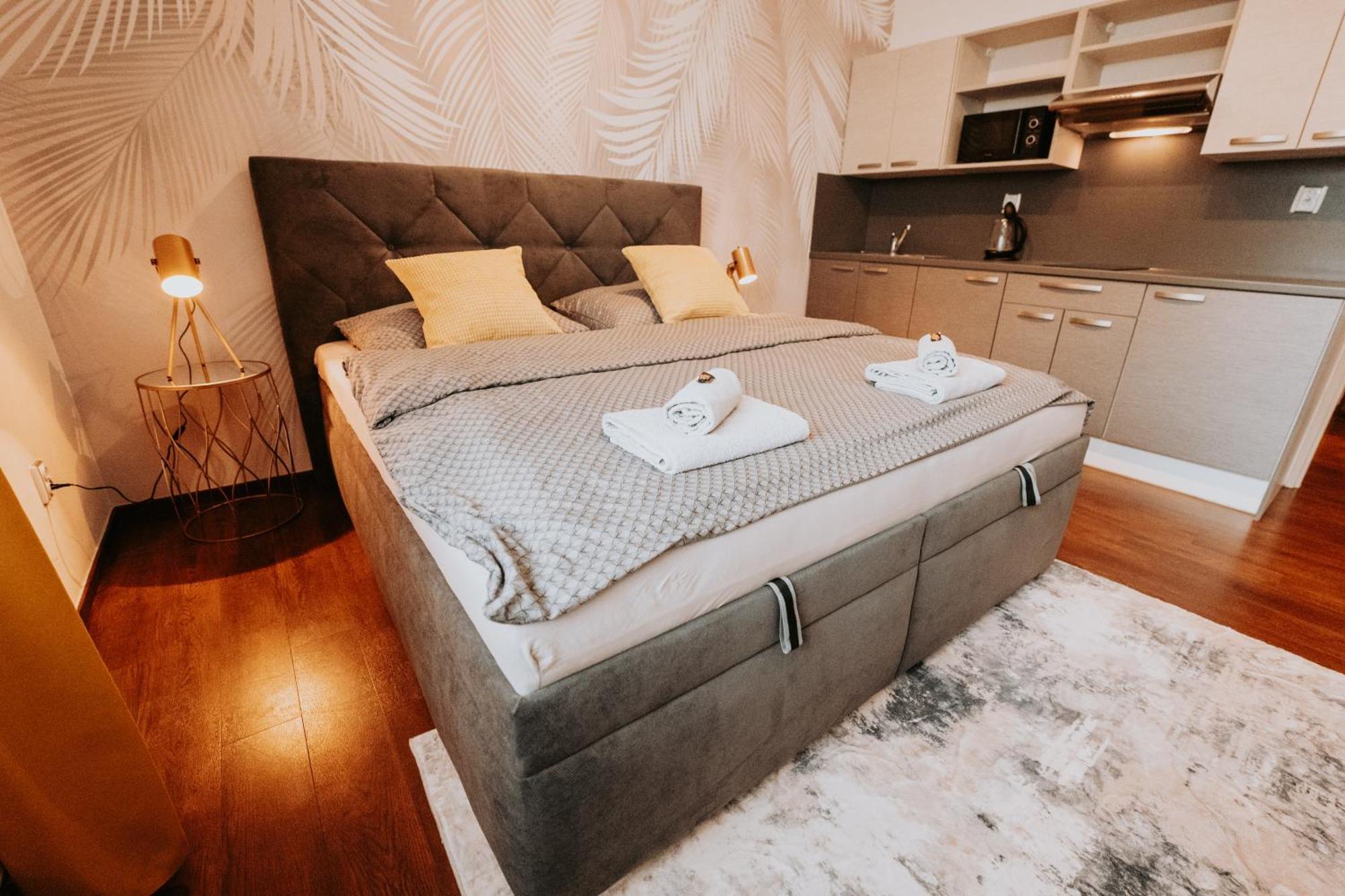 פלזן Citybeat Apartments, 400M From The Square מראה חיצוני תמונה